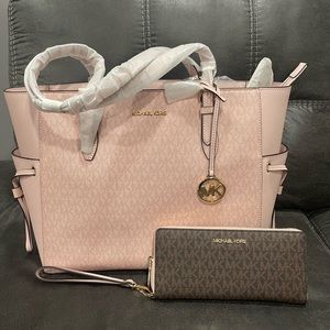 NWT Michael Kors Large pink signature Tote bag w/matching wallet.